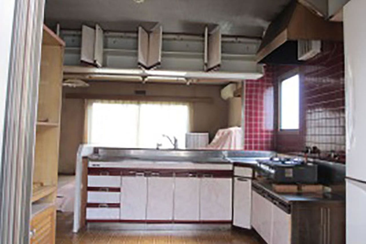 【施工前】L型のキッチン